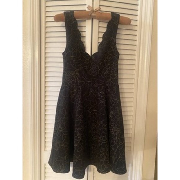 Formal Dress Sleeveless Short Gold & Black Sz Medium Party Prom Sexy Feminine - Picture 1 of 5